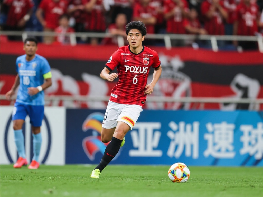 浦和红钻与武汉三镇亚冠对决:半全场比分预测及小组出线形势解析 浦和红钻:主场作战占据优势
作为日职联