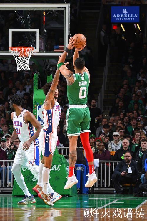 马克西33+12力压塔图姆32+15,76人险胜绿军收获2连败 马克西33+12力压塔图姆32+15,76人险胜绿军收获2连败